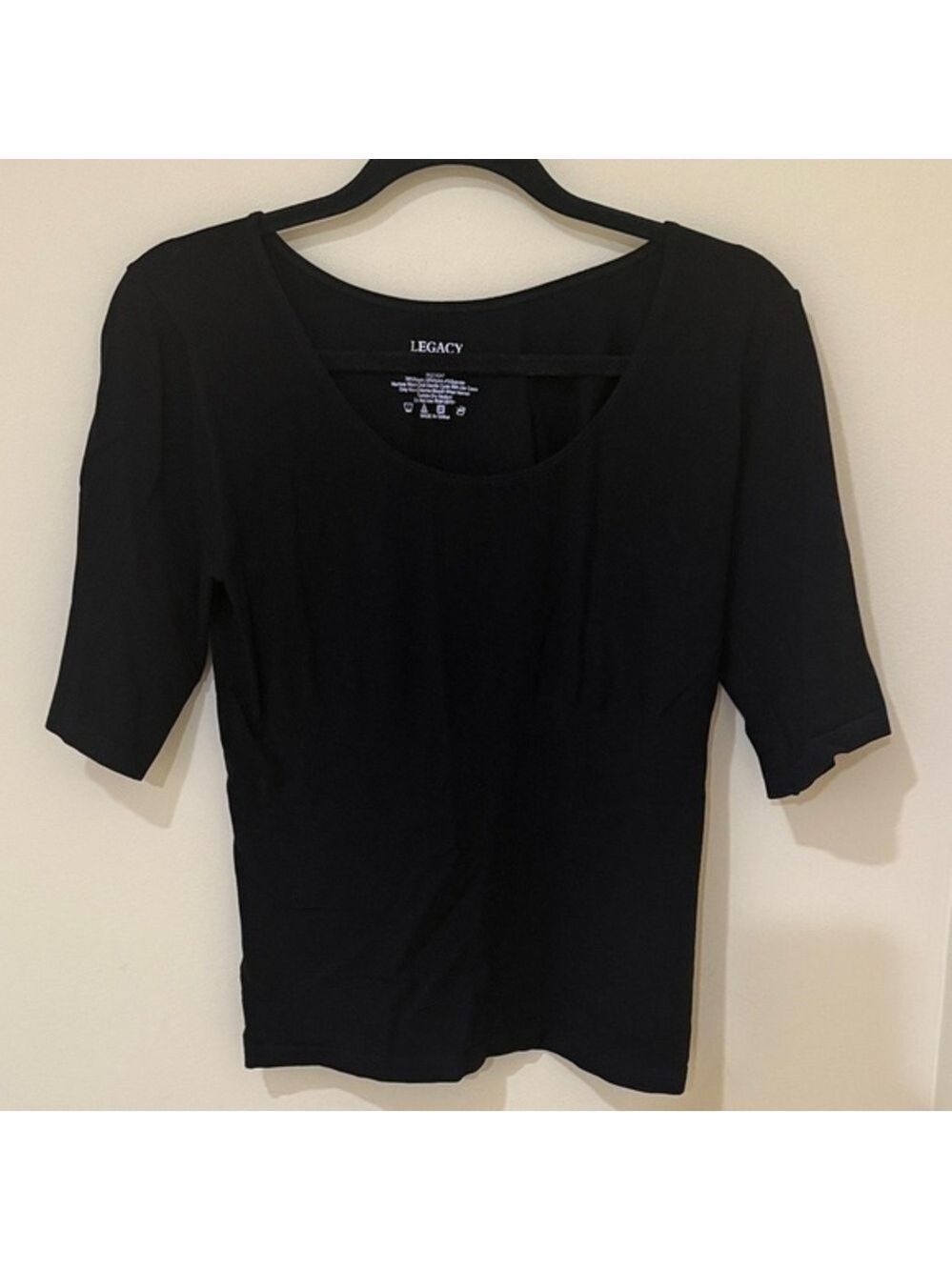 Legacy Women's Classic Slimming Black Short Sleeve Top Size 2XL
